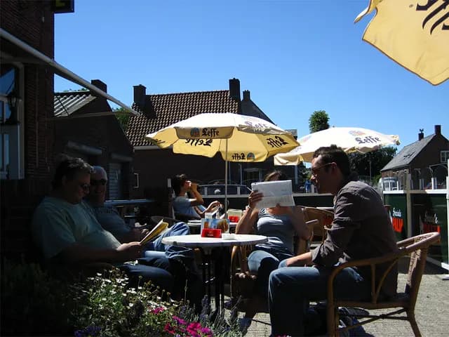 2006 AVC Hits Antwerp