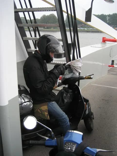 2006 Vespa run Luik