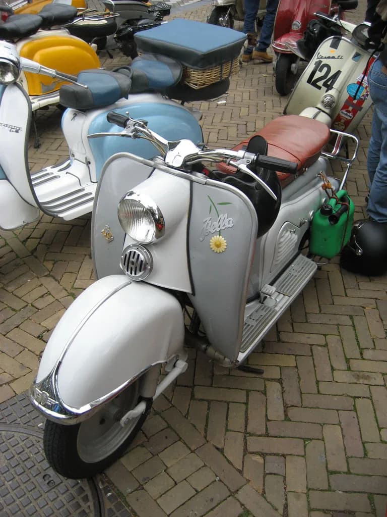 2006 Tholen