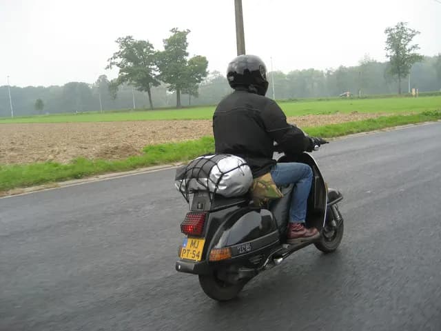 2006 Vespa run Luik
